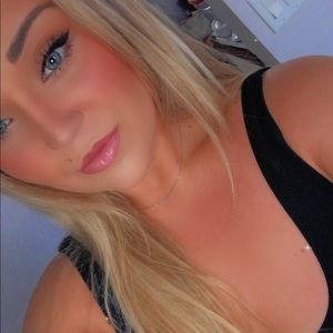 Meet your Posher, Hayley